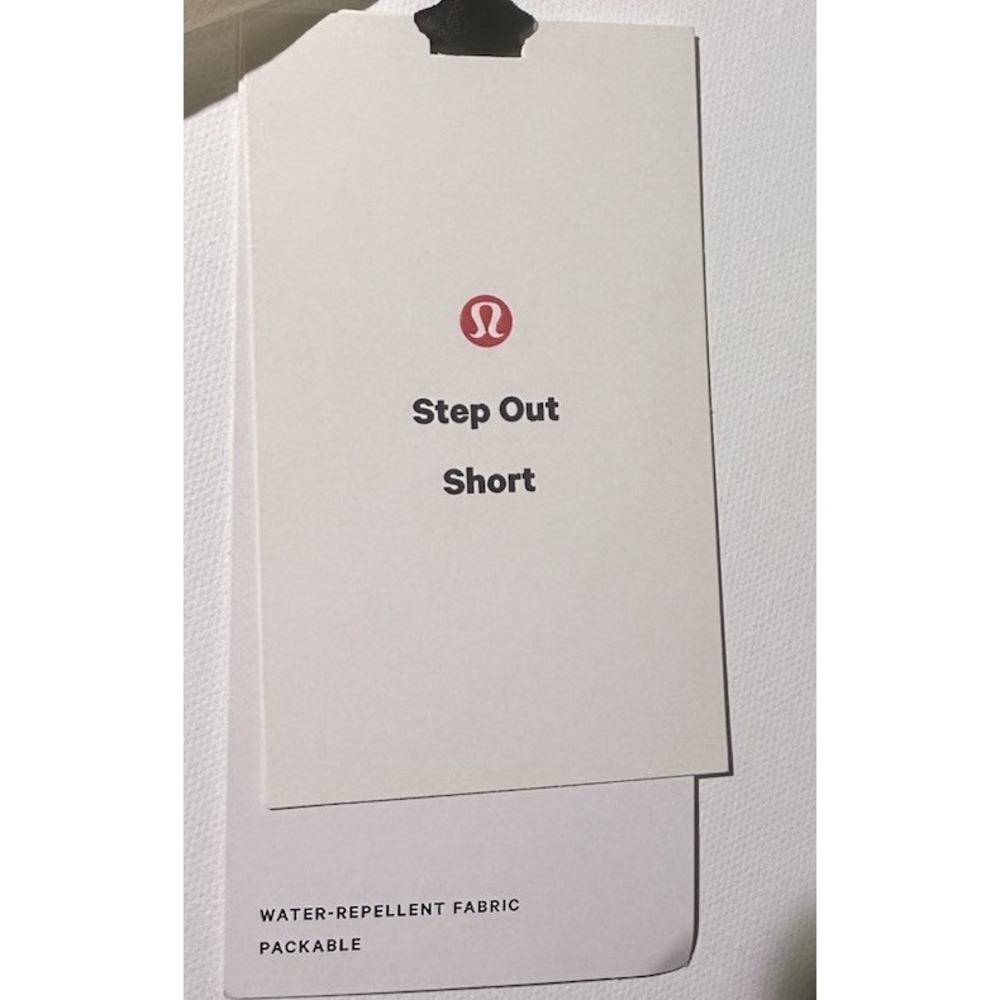 Lululemon Step Out High Rise Short 3" Inseam Packable Ocean Air Size: 6 - Picture 13 of 13